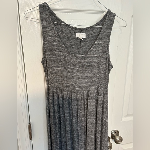 Versatile and soft Grey maxi maternity dress - Picture 2 of 4